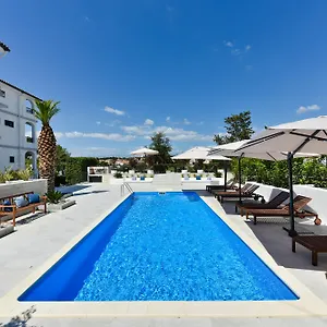 Mediterraneo Garden Apartman Petrčane